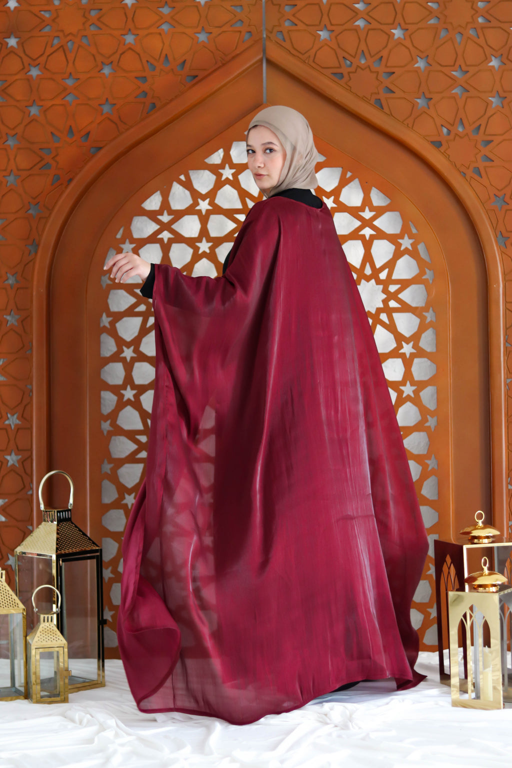 ليالي عباية